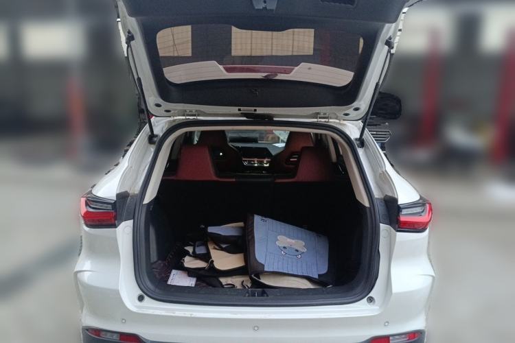 Used CHANGAN OSHAN X5 2022 Sport Edition 1.5T DCT Cyclone Assault Trunk