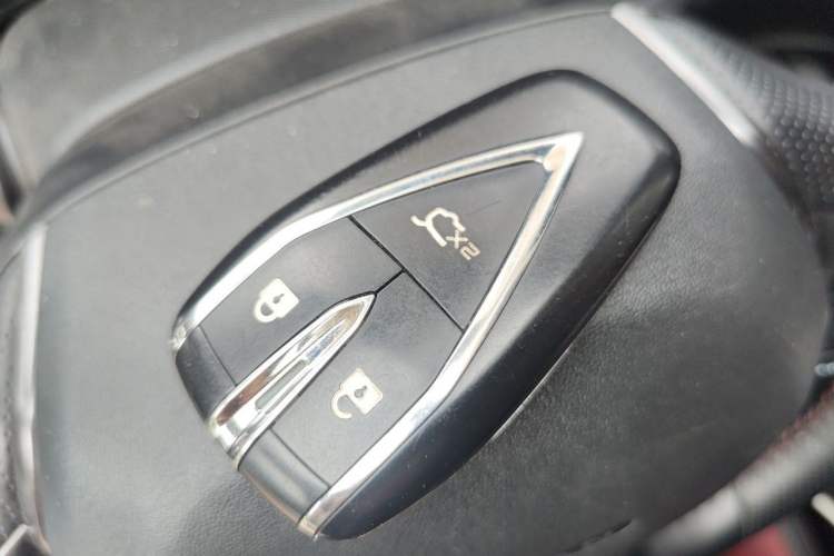 Used CHANGAN OSHAN X5 2022 Sport Edition 1.5T DCT Cyclone Assault Vehicle Key