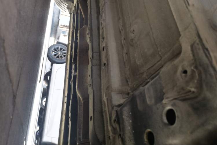Used CHANGAN OSHAN X5 2023 Enjoy Edition 1.5T DCT Luxury Model Chassis Front Right