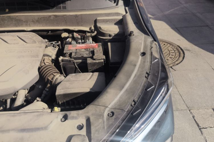 Used CHANGAN OSHAN X5 2023 Enjoy Edition 1.5T DCT Luxury Model Engine Bay Left