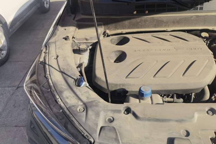 Used CHANGAN OSHAN X5 2023 Enjoy Edition 1.5T DCT Luxury Model Engine Bay Right