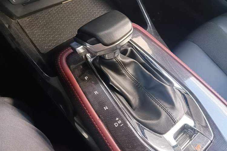 Used CHANGAN OSHAN X5 2023 Enjoy Edition 1.5T DCT Deluxe Model Gear Lever
