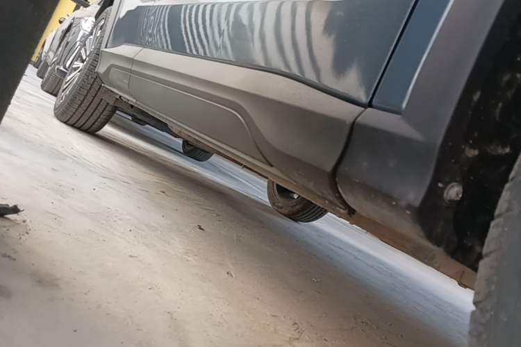 Used CHANGAN OSHAN X5 2023 Enjoy Edition 1.5T DCT Deluxe Model Right Side Sill