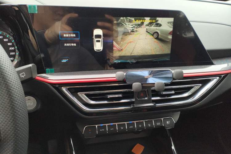Used CHANGAN OSHAN X5 2023 Enjoy Edition 1.5T DCT Luxury Model Audio And AC Panel