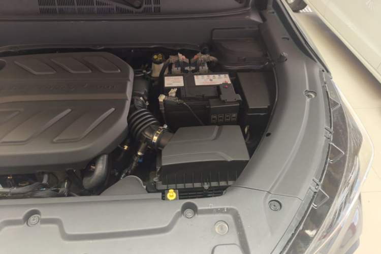 Used CHANGAN OSHAN X5 2023 Enjoy Edition 1.5T DCT Luxury Model Engine Bay Left