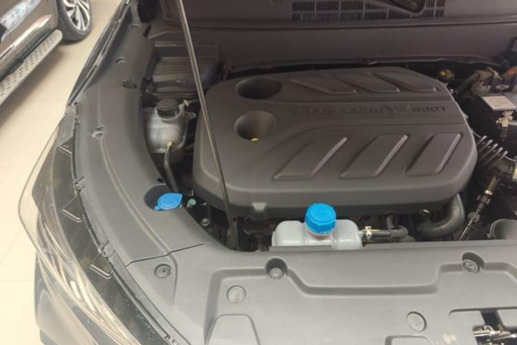 Used CHANGAN OSHAN X5 2023 Enjoy Edition 1.5T DCT Luxury Model Engine Bay Right