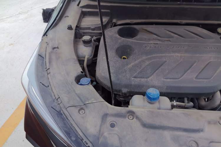 Used CHANGAN OSHAN X5 2023 Enjoy Edition 1.5T DCT Deluxe Model Engine Bay Right