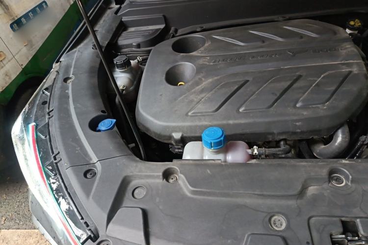Used CHANGAN OSHAN X5 2023 Enjoy Edition 1.5T DCT Luxury Model Engine Bay Right