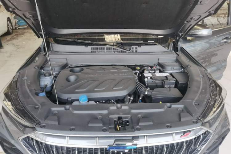 Used CHANGAN OSHAN X5 2023 Enjoy Edition 1.5T DCT Luxury Model Engine Bay