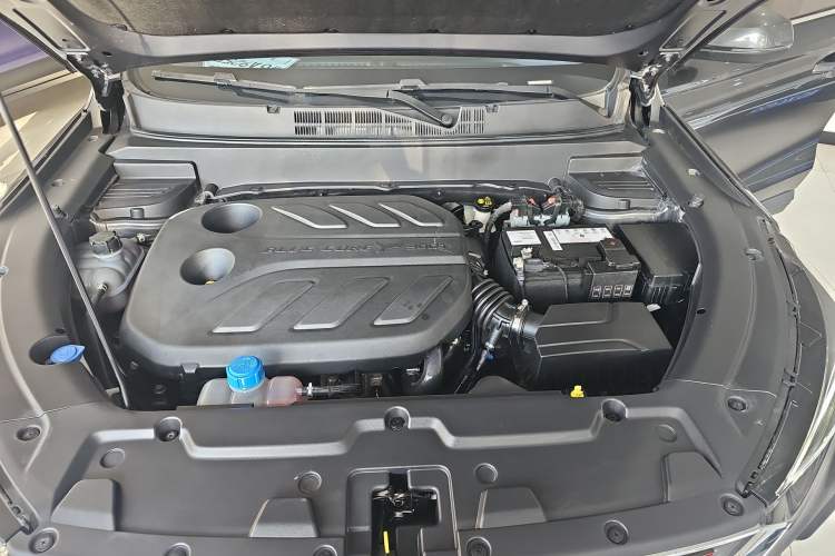 Used CHANGAN OSHAN X5 2023 Enjoy Edition 1.5T DCT Luxury Model Engine Bay