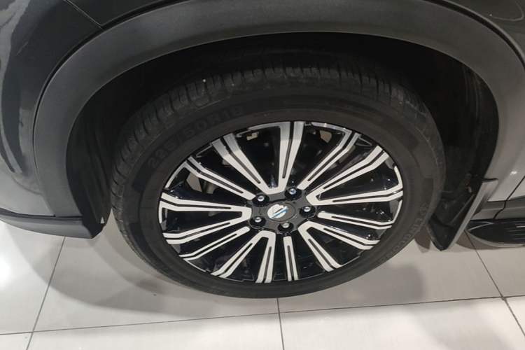 Used CHANGAN OSHAN X5 2023 Enjoy Edition 1.5T DCT Luxury Model Exterior 4
