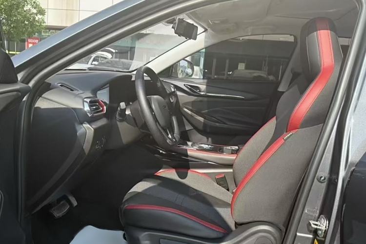 Used CHANGAN OSHAN X5 2023 Enjoy Edition 1.5T DCT Deluxe Model Interior 1