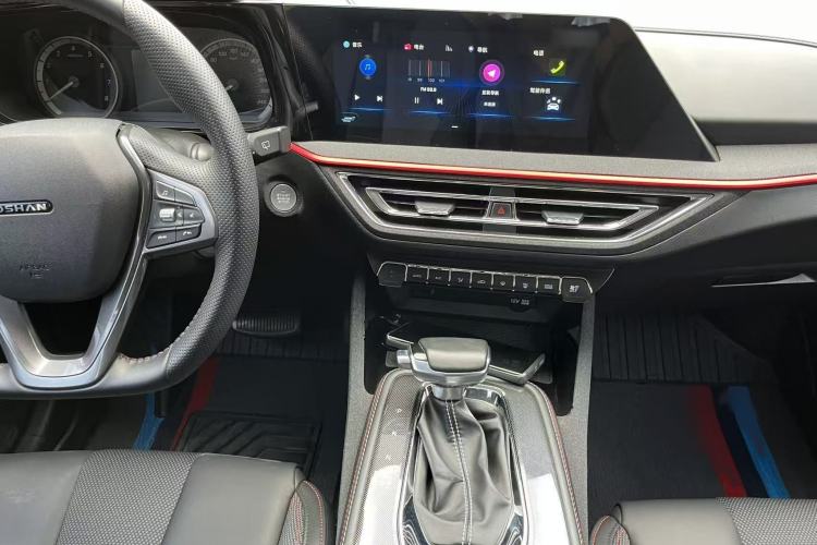 Used CHANGAN OSHAN X5 2023 Enjoy Edition 1.5T DCT Luxury Model Interior 6