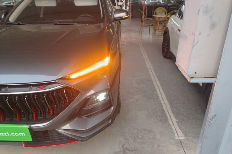 Used CHANGAN OSHAN X5 2023 Enjoy Edition 1.5T DCT Deluxe Model Left Front Headlight