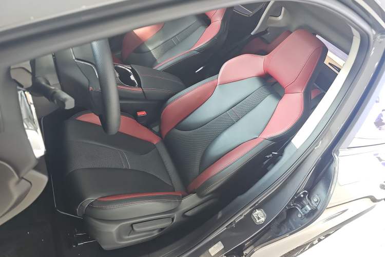 Used CHANGAN OSHAN X5 2023 Enjoy Edition 1.5T DCT Luxury Model Left Front Seat