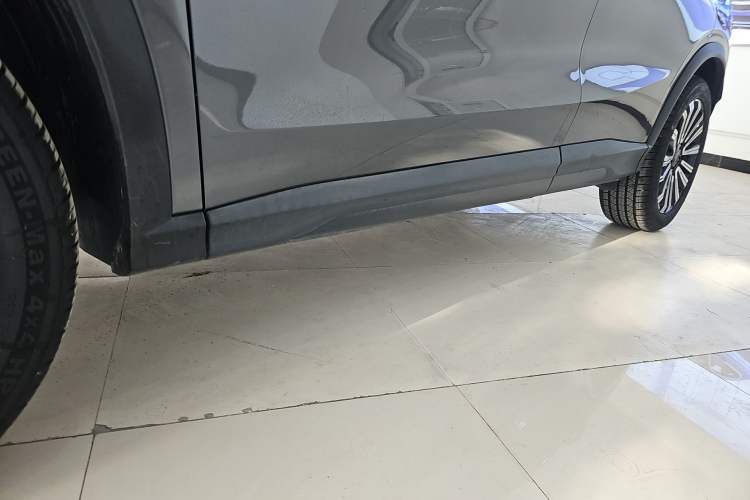 Used CHANGAN OSHAN X5 2023 Enjoy Edition 1.5T DCT Luxury Model Left Side Sill