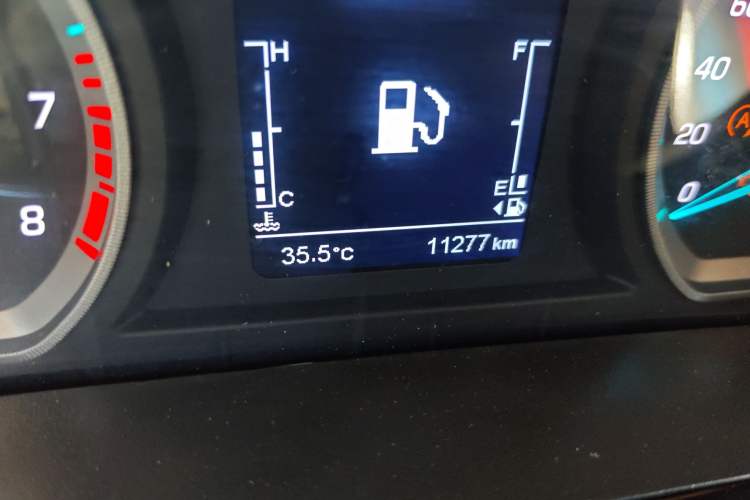 Used CHANGAN OSHAN X5 2023 Enjoy Edition 1.5T DCT Luxury Model Odometer Close Up