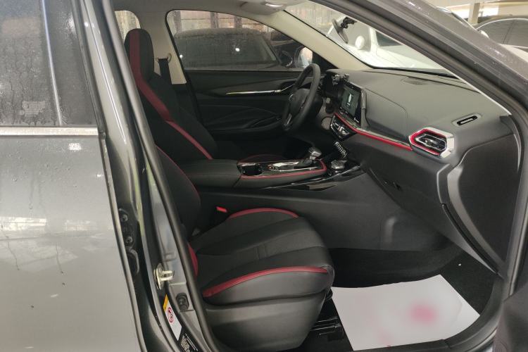 Used CHANGAN OSHAN X5 2023 Enjoy Edition 1.5T DCT Deluxe Model Right Front Seat