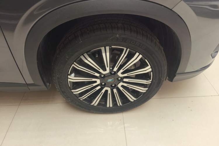 Used CHANGAN OSHAN X5 2023 Enjoy Edition 1.5T DCT Luxury Model Right Front Wheel Hub