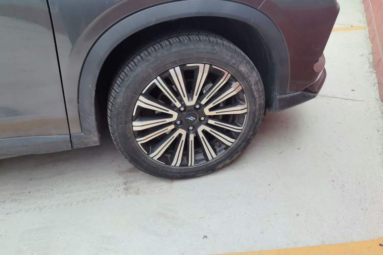 Used CHANGAN OSHAN X5 2023 Enjoy Edition 1.5T DCT Deluxe Model Right Front Wheel Hub