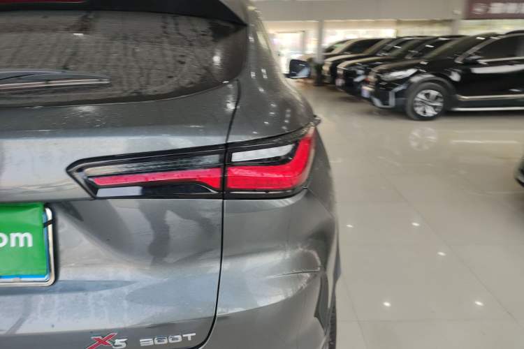 Used CHANGAN OSHAN X5 2023 Enjoy Edition 1.5T DCT Deluxe Model Right Rear Taillight
