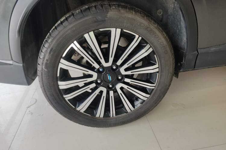 Used CHANGAN OSHAN X5 2023 Enjoy Edition 1.5T DCT Deluxe Model Right Rear Wheel Hub