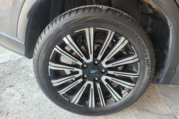 Used CHANGAN OSHAN X5 2023 Enjoy Edition 1.5T DCT Luxury Model Right Rear Wheel Hub