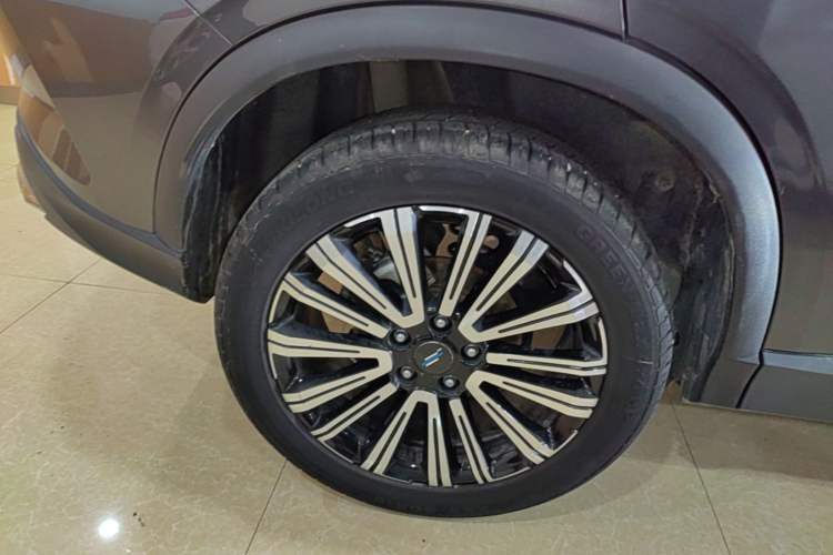 Used CHANGAN OSHAN X5 2023 Enjoy Edition 1.5T DCT Luxury Model Right Rear Wheel Hub
