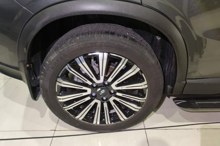 Used CHANGAN OSHAN X5 2023 Enjoy Edition 1.5T DCT Luxury Model Right Rear Wheel Hub
