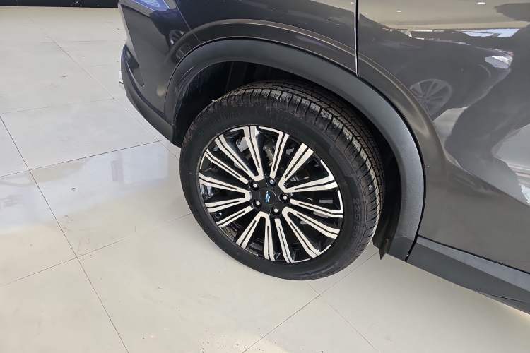 Used CHANGAN OSHAN X5 2023 Enjoy Edition 1.5T DCT Luxury Model Right Rear Wheel Hub