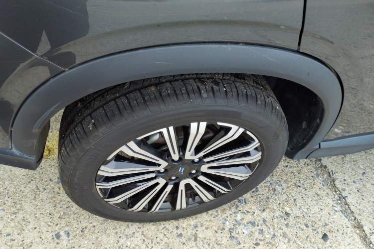 Used CHANGAN OSHAN X5 2023 Enjoy Edition 1.5T DCT Luxury Model Right Rear Wheel Hub