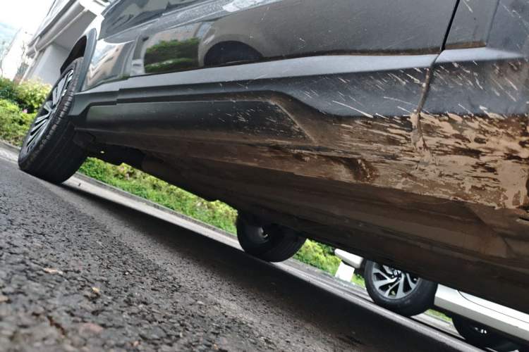 Used CHANGAN OSHAN X5 2023 Enjoy Edition 1.5T DCT Luxury Model Right Side Sill