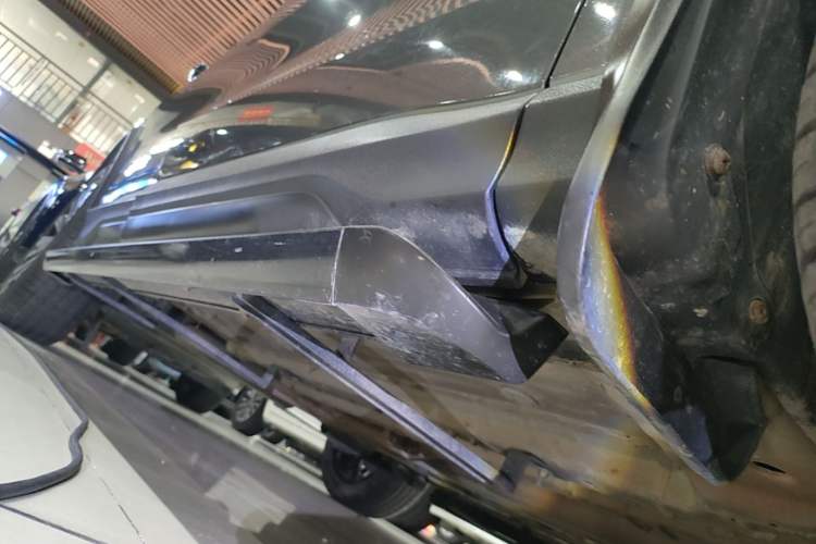 Used CHANGAN OSHAN X5 2023 Enjoy Edition 1.5T DCT Luxury Model Right Side Sill