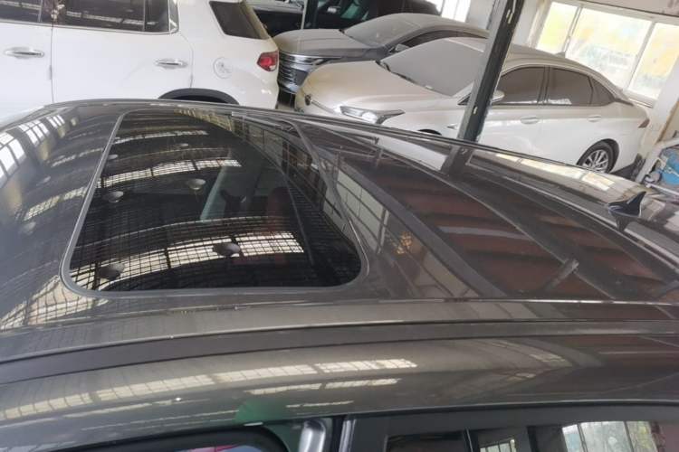 Used CHANGAN OSHAN X5 2023 Enjoy Edition 1.5T DCT Luxury Model Roof