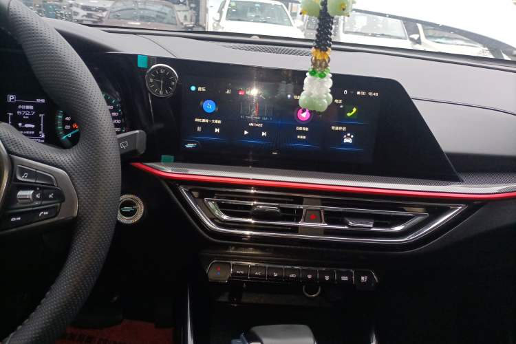 Used CHANGAN OSHAN X5 2023 Enjoy Edition 1.5T DCT Luxury Model Audio And AC Panel
