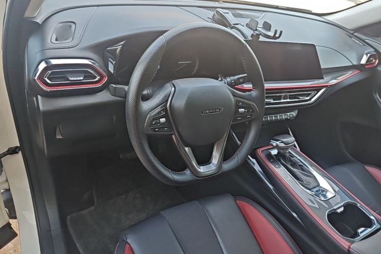 Used CHANGAN OSHAN X5 2023 Enjoy Edition 1.5T DCT Luxury Model Center Console