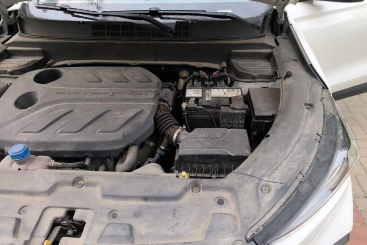 Used CHANGAN OSHAN X5 2023 Enjoy Edition 1.5T DCT Luxury Model Engine Bay Left