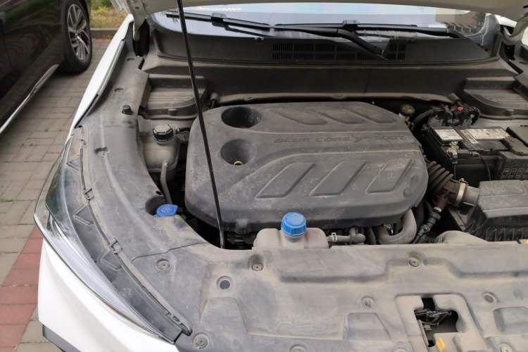 Used CHANGAN OSHAN X5 2023 Enjoy Edition 1.5T DCT Luxury Model Engine Bay Right