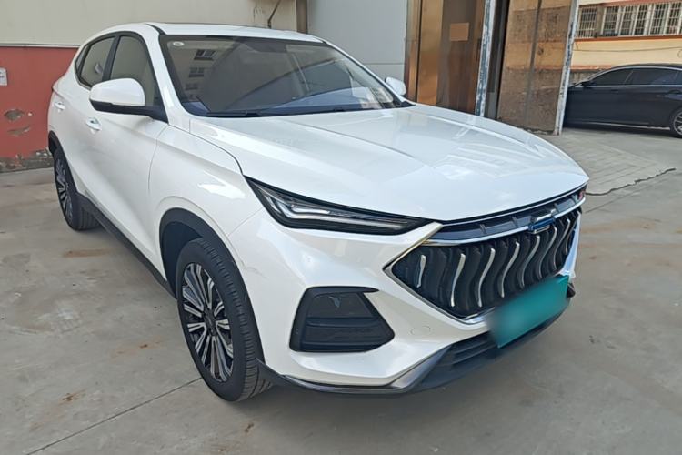 Used CHANGAN OSHAN X5 2023 Enjoy Edition 1.5T DCT Luxury Model Front Right 45 Deg