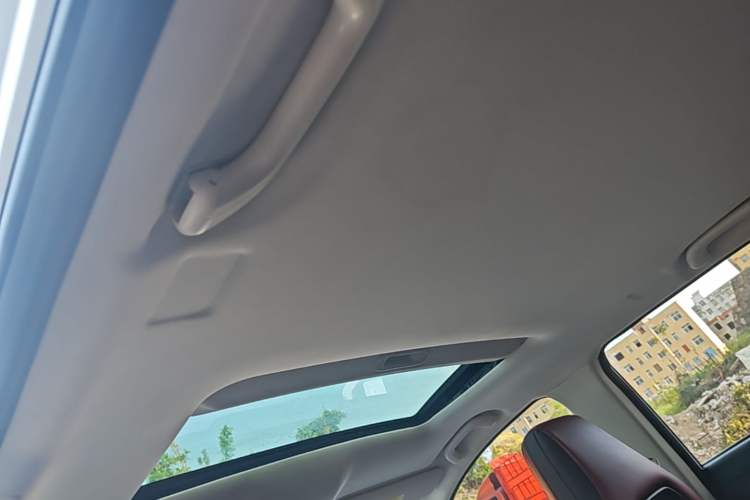 Used CHANGAN OSHAN X5 2023 Enjoy Edition 1.5T DCT Luxury Model Headliner