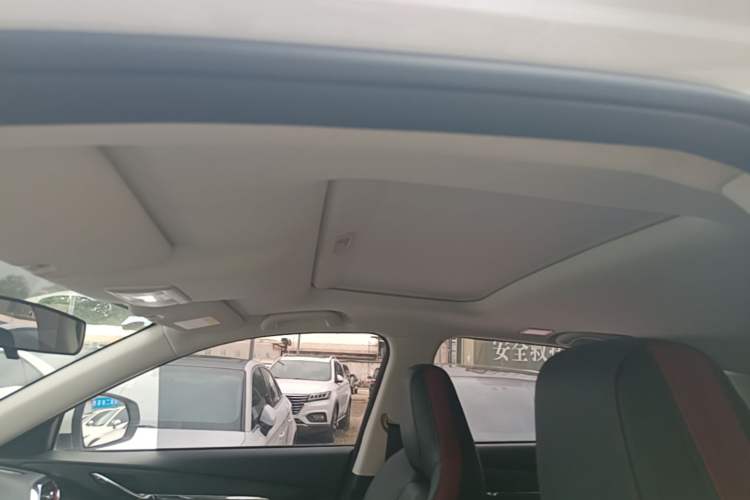 Used CHANGAN OSHAN X5 2023 Enjoy Edition 1.5T DCT Deluxe Model Headliner