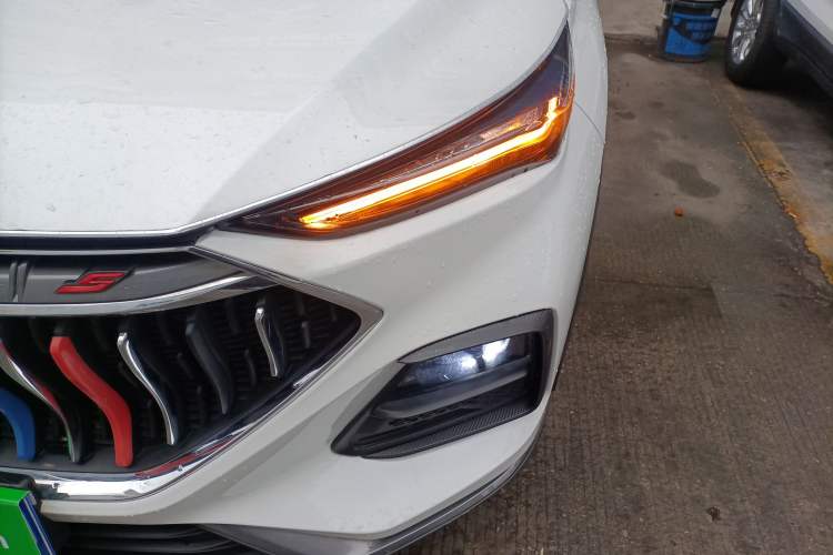 Used CHANGAN OSHAN X5 2023 Enjoy Edition 1.5T DCT Luxury Model Left Front Headlight