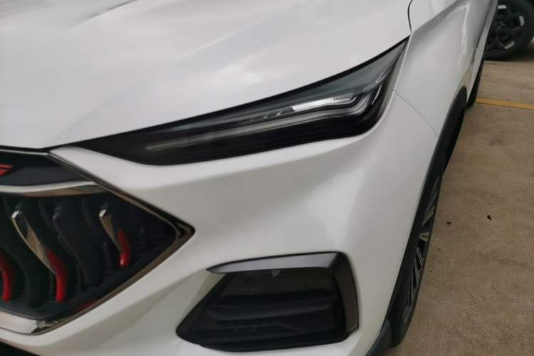 Used CHANGAN OSHAN X5 2023 Enjoy Edition 1.5T DCT Deluxe Model Left Front Headlight