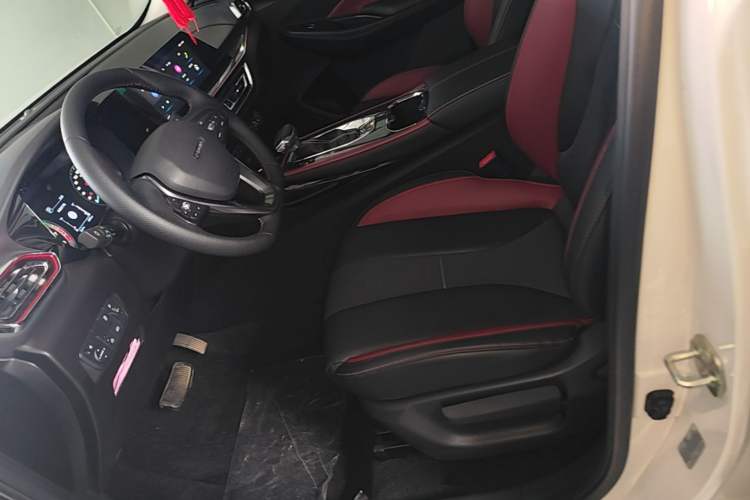 Used CHANGAN OSHAN X5 2023 Enjoy Edition 1.5T DCT Luxury Model Left Front Seat