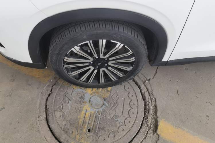 Used CHANGAN OSHAN X5 2023 Enjoy Edition 1.5T DCT Luxury Model Left Front Wheel Hub