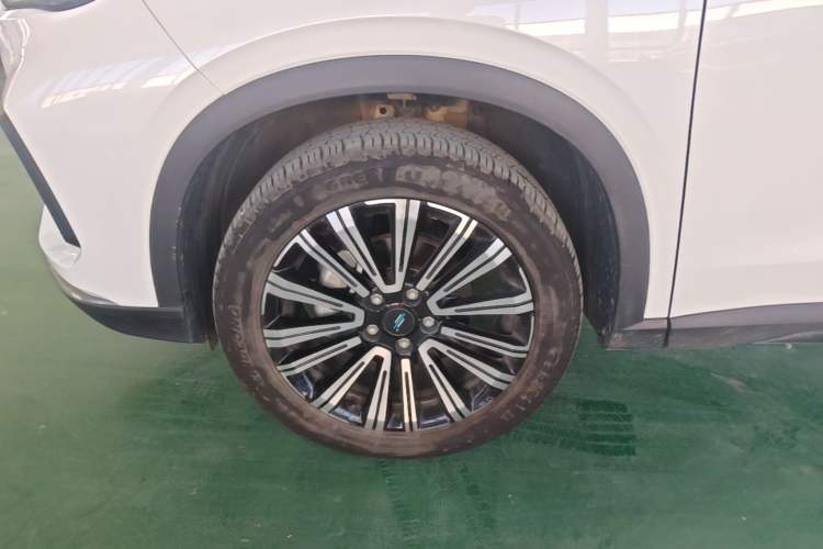 Used CHANGAN OSHAN X5 2023 Enjoy Edition 1.5T DCT Luxury Model Left Front Wheel Hub