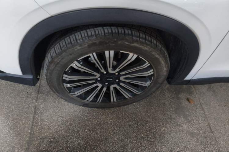 Used CHANGAN OSHAN X5 2023 Enjoy Edition 1.5T DCT Deluxe Model Left Front Wheel Hub
