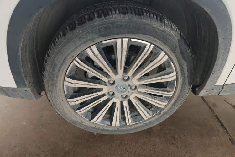 Used CHANGAN OSHAN X5 2023 Enjoy Edition 1.5T DCT Luxury Model Left Front Wheel Hub