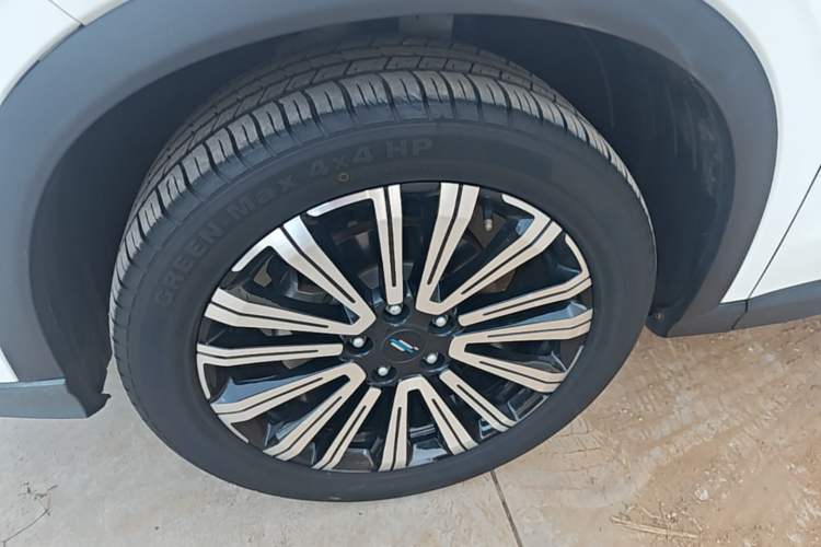 Used CHANGAN OSHAN X5 2023 Enjoy Edition 1.5T DCT Luxury Model Left Front Wheel Hub