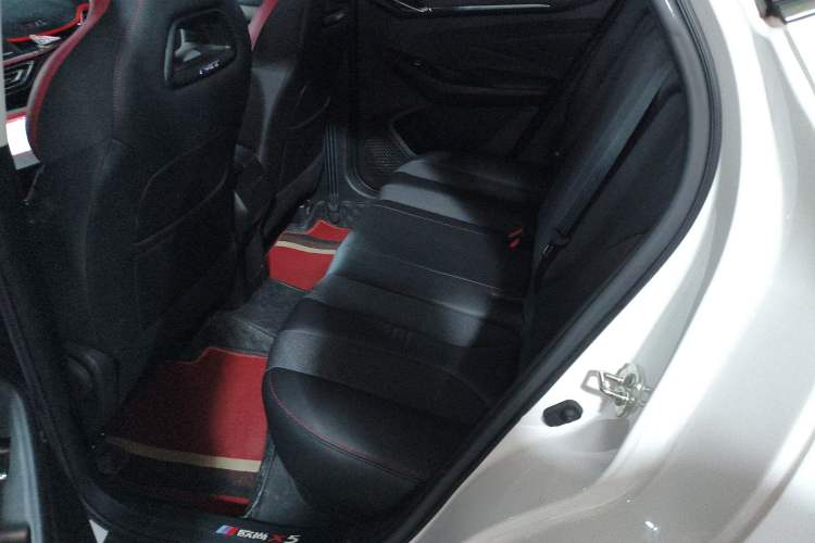 Used CHANGAN OSHAN X5 2023 Enjoy Edition 1.5T DCT Deluxe Model Left Rear Seat